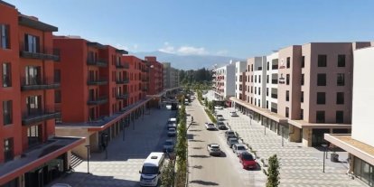 Depremin ardından yeniden inşa edilen Antakya’nın kalbinde ticaret yeniden başladı