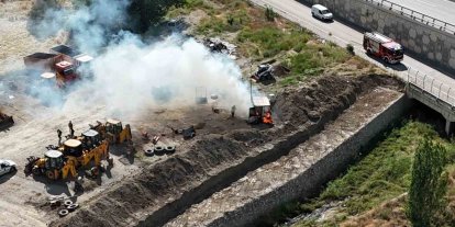 Konteynerdeki ani patlama zabıta ekiplerinin ve vatandaşların büyük tehlike atlatmasına neden oldu