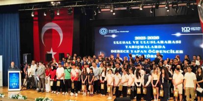 Mollabey Ortaokulu öğrencilerine Türkiye dereceleri için ödül