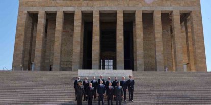 Polonya Cumhurbaşkanı Nawrocki, Anıtkabir’i ziyaret etti