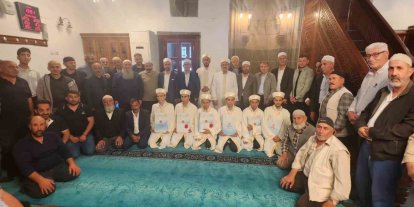 Kur’an bülbülleri hafızlık belgelerini tarihi Bakırcı Camii’nde aldı