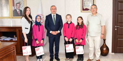 Ortaokul öğrencilerinden Gazze’deki yaşıtları için anlamlı kitap
