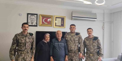 Hatay polisinden şehit  ailelerine babalar günü ziyareti