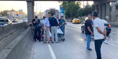 Motosiklet otomobile çarptı: Sürücü ağır yaralandı