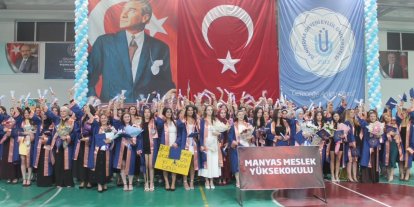 Manyas MYO’da mezuniyet coşkusu
