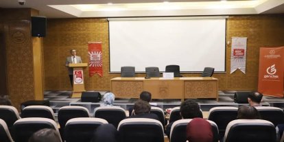 Bayburt’ta öğrenciler rol temelli münazarada yeteneklerini sergiledi