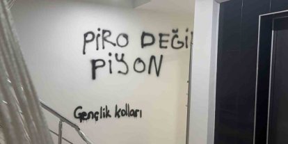 CHP Kayseri İl Başkanlığı binasının duvarlarına boyayla yazılar yazıldı