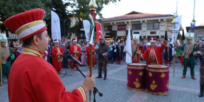 Mehter sesleri bu kez Gazi Orhan Parkı’nda yükseldi