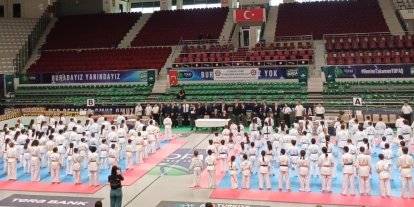 4 ülkeden gelen 180 sporcu, Bursa’daki Kyokushin Kupası’nda buluştu