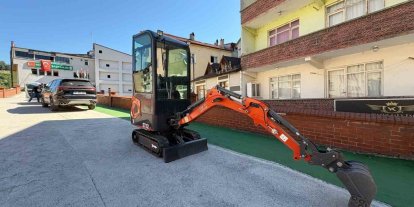 Yenice Belediyesinin araç filosuna mini ekskavatör desteği