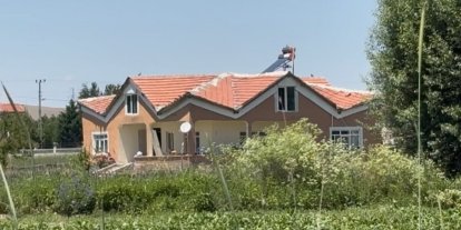 Ankara’da operasyon düzenlenen DEAŞ mensuplarının evindeki incelemeler devam ediyor