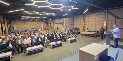 Tatvan’da toplumsal sorunlarla ilgili istişare toplantısı düzenledi