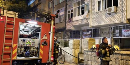 Kayseri’de 4 katlı binada yangın: Anne ve iki çocuğu dumandan etkilendi