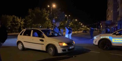 Kayseri’de otomobille motosiklet çarpıştı: 1’i ağır 2 yaralı