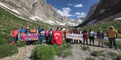 İzmir Trekking Kulübü’nden Hakkari’ye doğa çıkarması