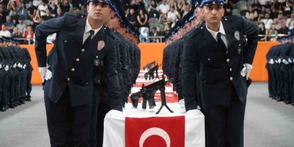 Bayburt’ta 342 polis adayı mezuniyet sevinci yaşadı