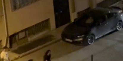 Elazığ’da iki kadın ile bir şahsın sokak ortasındaki kavgası kamerada