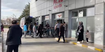 İskeleden düşen 2 işçi yaralandı