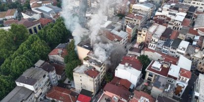 Fatih’te 5 katlı iş hanında yangın: 1 kişi kurtarıldı