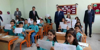 Van’da 275 bin 826 öğrenci karne heyecanı yaşadı