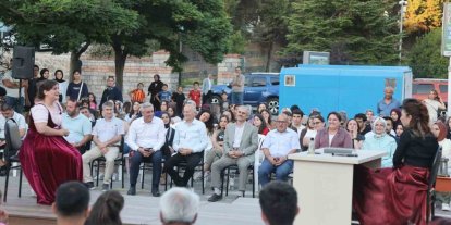 Açık havada tiyatro resitali sunup sertifikalarını aldılar