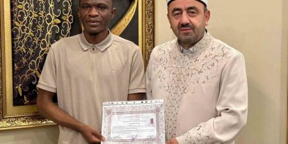 Müslüman olan Zambiyalı Singoma Musa ismini aldı