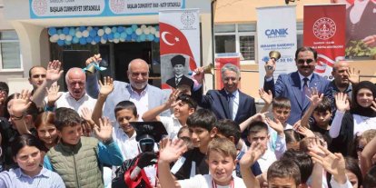 Başkan Sandıkçı, öğrencilerin karne heyecanına ortak oldu