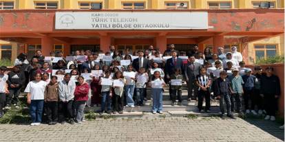 Digor’da Karne Heyecanı ve Kaymakam Kahraman’dan Okul Ziyareti