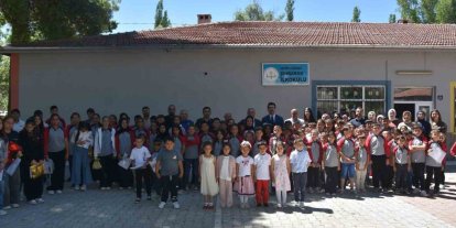 Tomarza’da protokol, öğrencilerin karne heyecanına ortak oldu