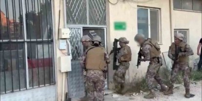 Daltonların adını kullanan örgüte büyük darbe...Evi böyle kurşunlayıp kaydettiler, polis çok geçmeden çökertti...
