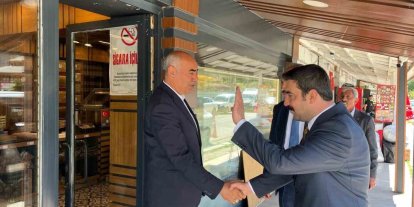 Arpaçay Kaymakamı Muhammed Burak Akköz vatandaşlarla vedalaştı
