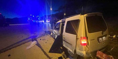 Kayseri’de otomobille hafif ticari araç çarpıştı: 1 ölü, 6 yaralı