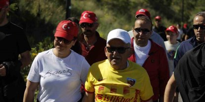 Başkan Büyükkılıç, doğa yürüyüşünde sporseverlerle bir araya geldi