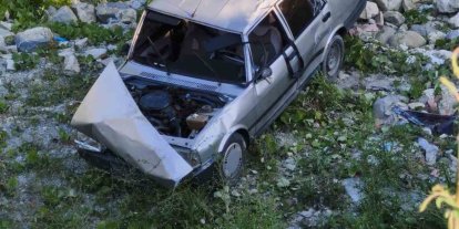 Sinop’ta otomobil şarampole uçtu: 2 yaralı