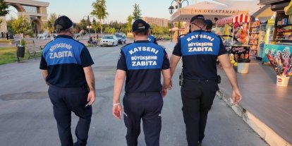 Zabıtanın Millet Bahçesi’ndeki denetimleri devam ediyor