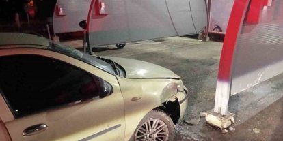 Bilecik’te otomobil sürücüsü akaryakıt istasyonunun yıkama alanına çarptı: 4 yaralı