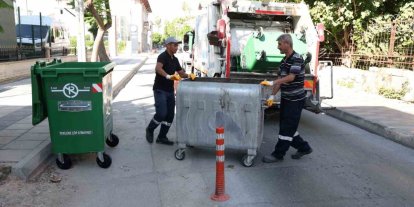 Mersin kent merkezindeki çöp konteynerleri yenileniyor
