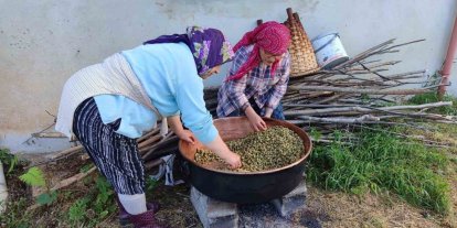 Karadeniz’de dut pekmezi mesaisi başladı: Kazanlar şifa için kaynıyor