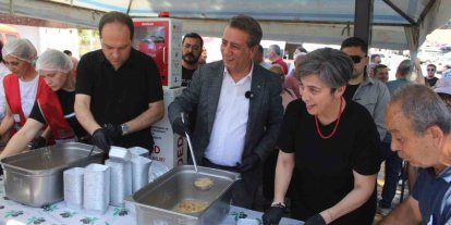 Efeler’den 3 bin kişilik aşure hayrı