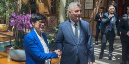 Bakan Bolat AB Genişleme Komiseri Marta Kos ile görüştü