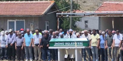 Çay bahçesinde 5 kişiyi bıçaklayan ve cezaevinde hayatını kaybeden şahsın cenazesi defnedildi