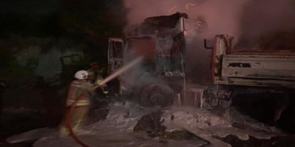 Erzin’de tır alevlere teslim oldu