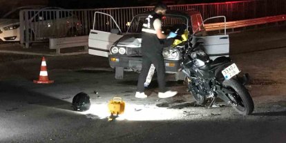 Otomobille çarpışan motosikletin sürücüsü ağır yaralandı
