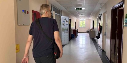 Başhekim yüzde 1 umutla hayata tutundu: Çantasındaki yapay kalple mesaisine başladı