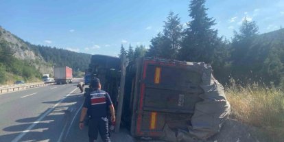 Bilecik’te kontrolden çıkan tır yan yattı
