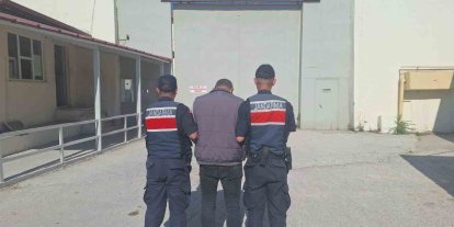 3 yıl 1 ay 15 gün hapis cezasıyla aranan şahıs jandarmadan kaçamadı