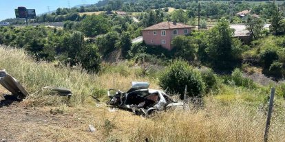 TEM Otoyolu’nda otomobil şarampole devrildi: 1 ölü, 3 yaralı
