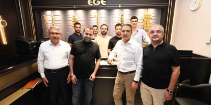 Başkan Erdoğan üye ve esnaf ziyaretlerine devam ediyor