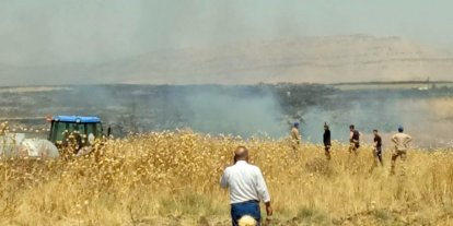 Mardin’de anız yangınına havadan ve karadan müdahale ediliyor