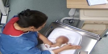 Kahramanmaraş’ta bebeğe şiddet davasında eski hemşirenin tutuklu yargılanmasına devam edilecek